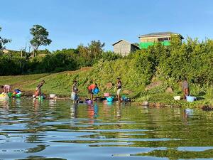 Extensive water contact and risk of schistosomiasis transmission in Lake Victoria