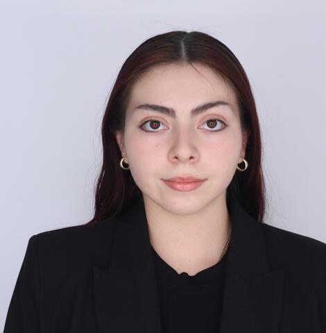 Itzel_headshot